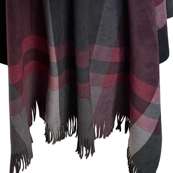 Marina Luna O/S Burgundy Gray Black Fringe Poncho Cape. One Size - Picture 3 of 13